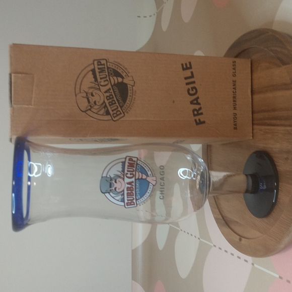 Bubba Gump Shrimp Co. Glass Chicago. - Picture 1 of 5
